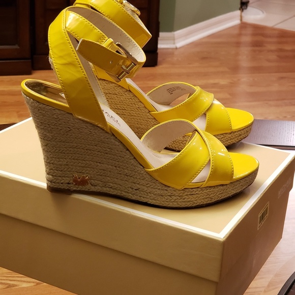 Sandals - Picture 1 of 1
